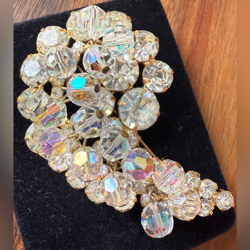 Elegant VTG Juliana DeLizza & Elster Cha Cha Clear Rhinestone Beaded Brooch Pin